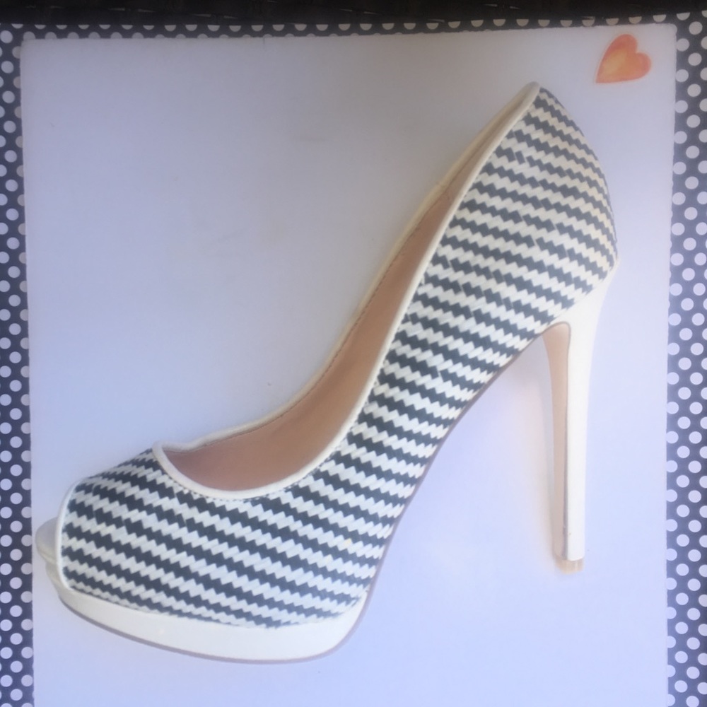 Stripped Pattern Shoes - Picture 7 of 7